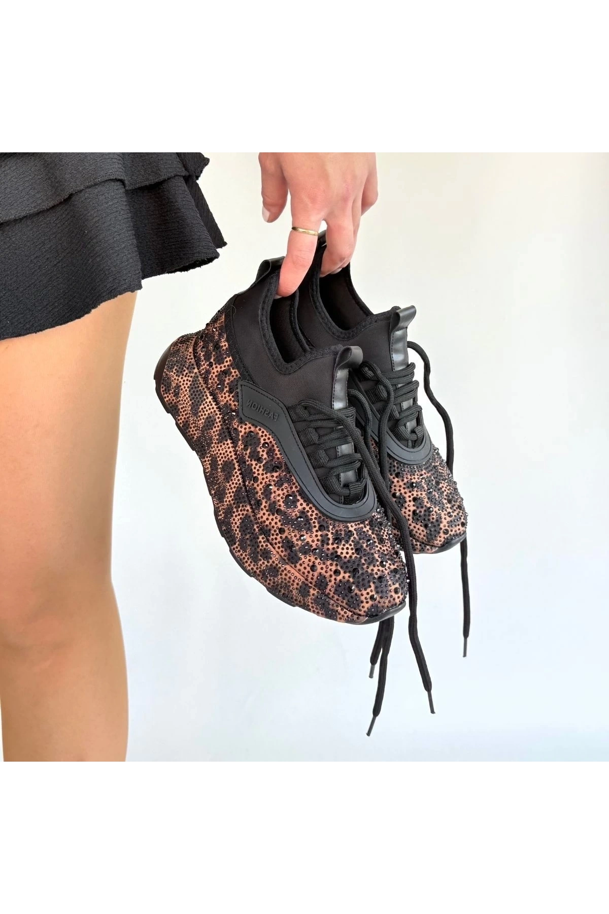 Rimay Kahverengi Cilt Boncuk İşlemeli Spor Ayakkabı