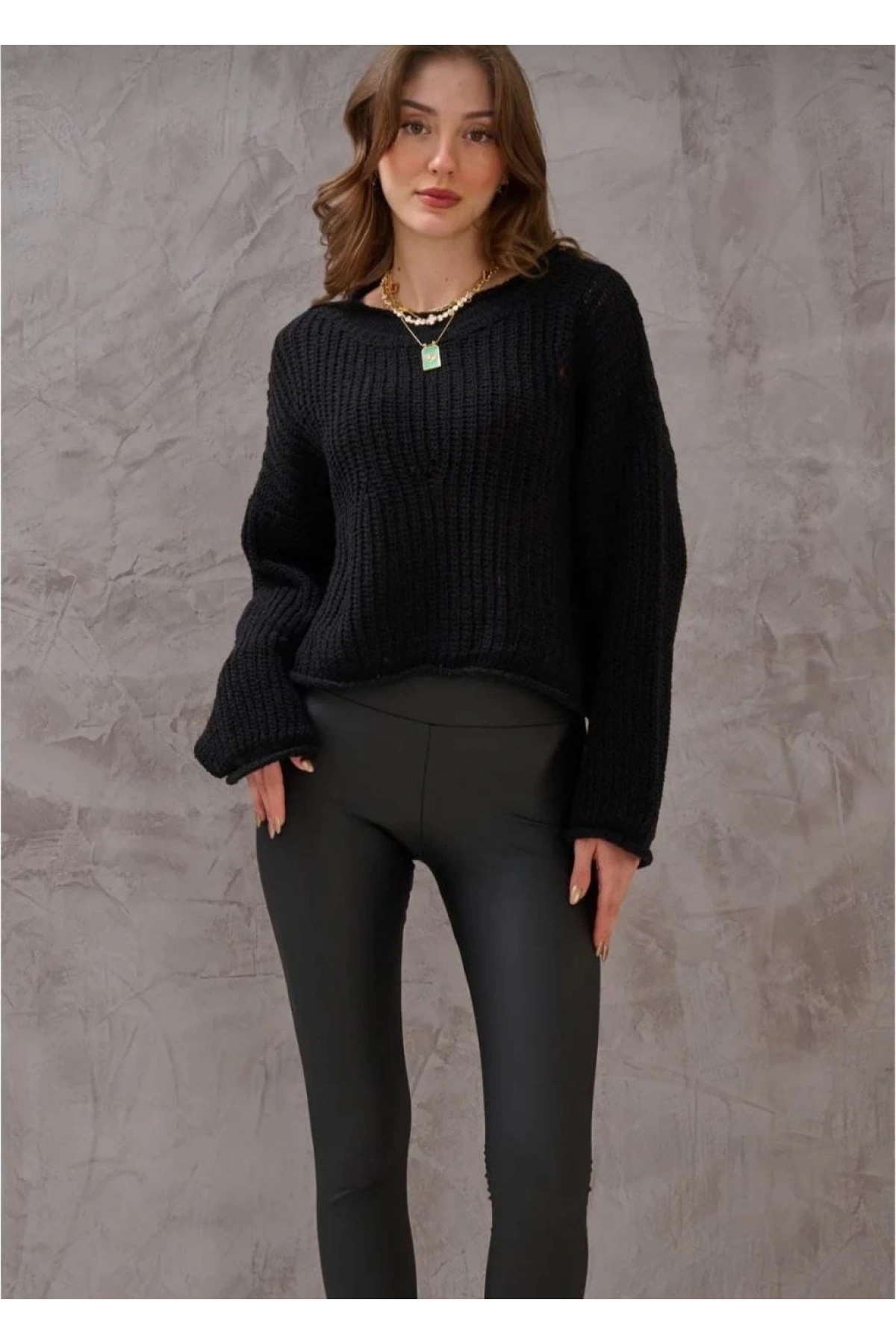 Salaş delik detaylı kazak siyah