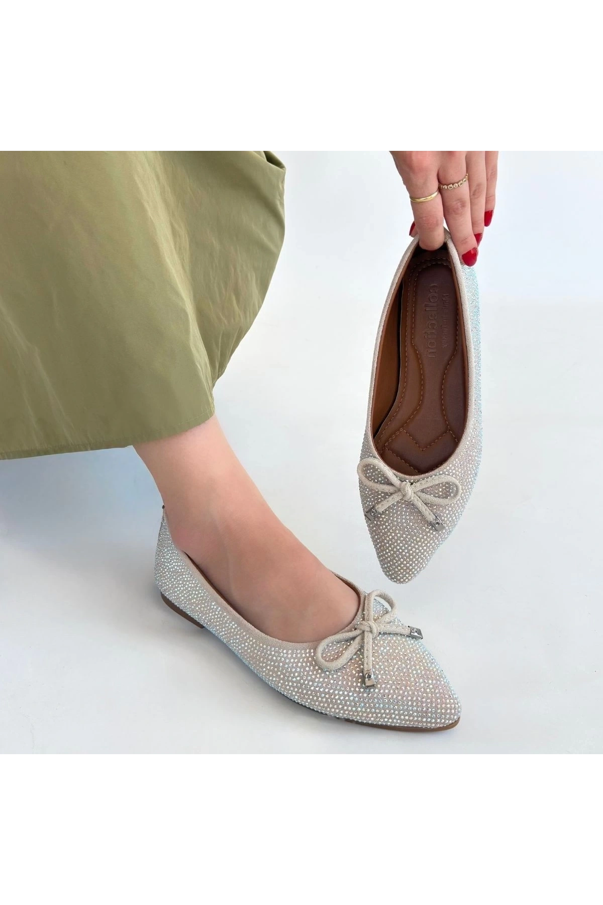 Sarra Bej Saten İşlemeli Babet Ayakkabı