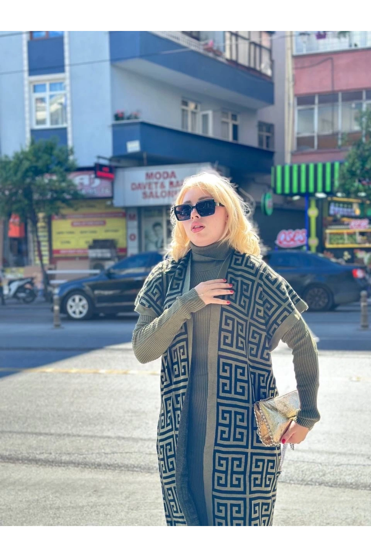 Siyah çizgi desenli elbiseli hırka triko takım haki