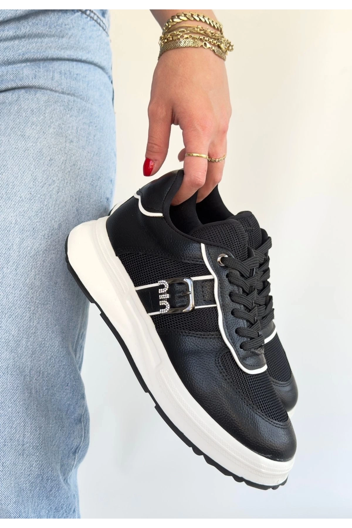 Tanwe Siyah Cilt Bağcıklı Spor Ayakkabı