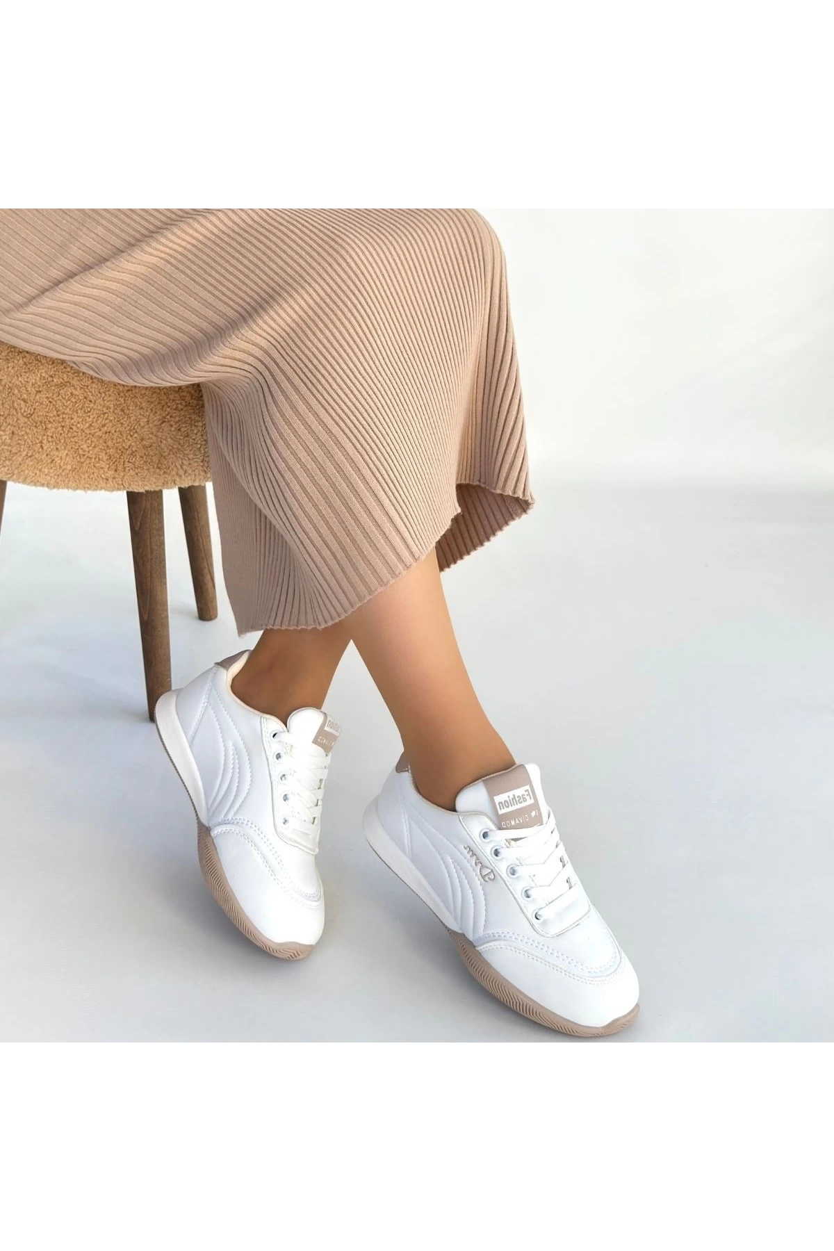 Tawen Beyaz Cilt Bağcıklı Spor Ayakkabı