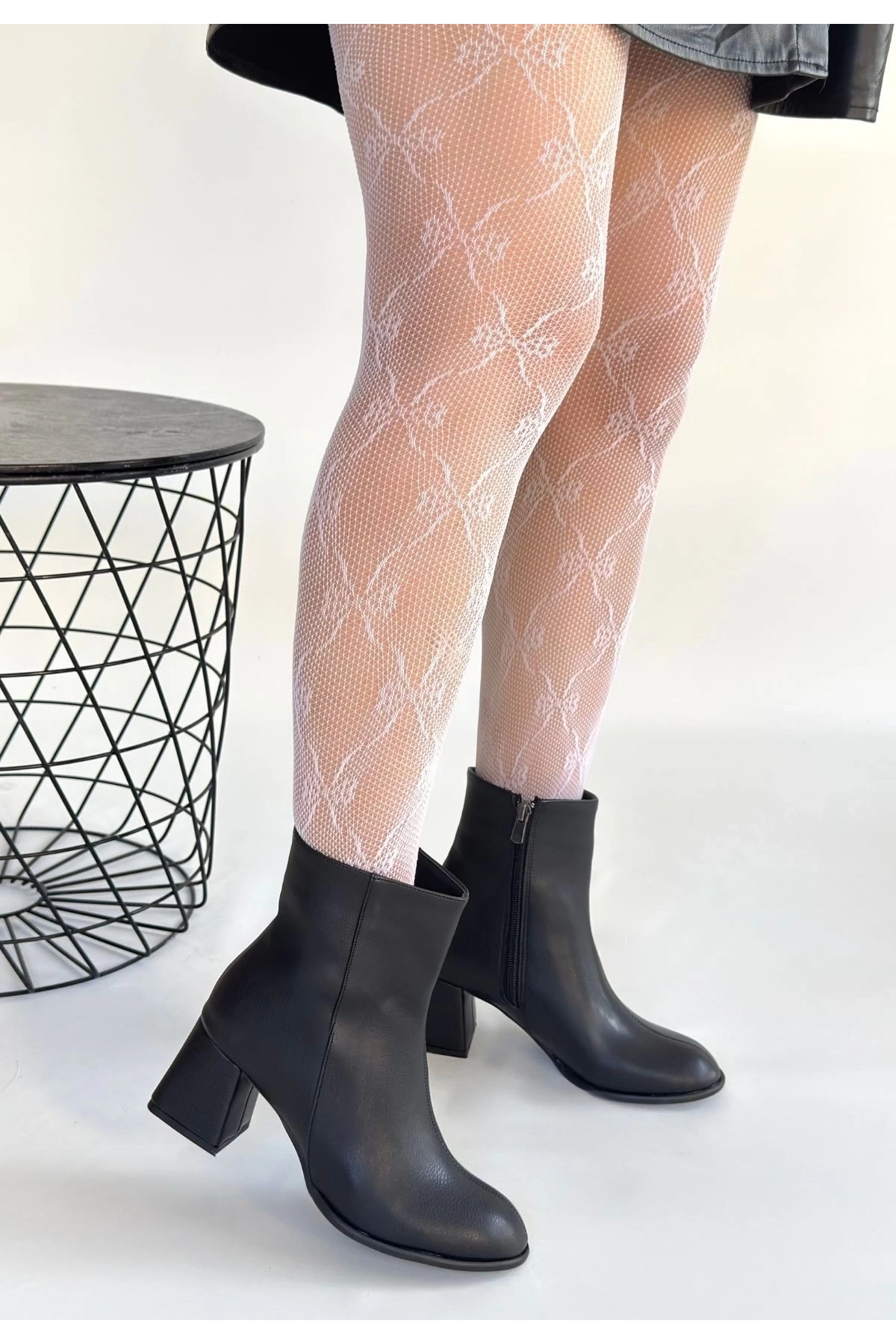 Tendy Siyah Cilt Topuklu Bot