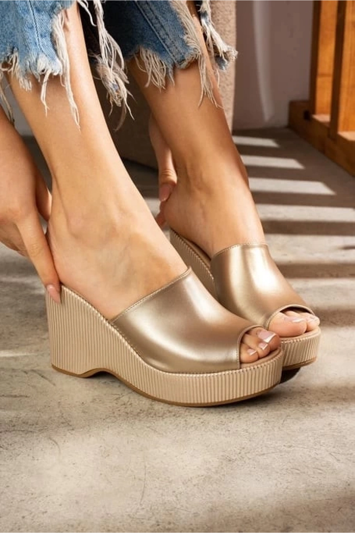 Tlay Bej Cilt Dolgu Topuk Terlik