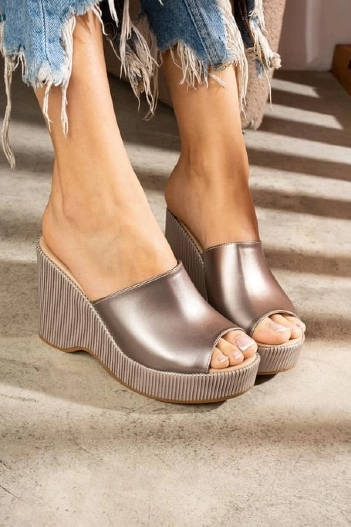 Tlay Platin Cilt Dolgu Topuk Terlik