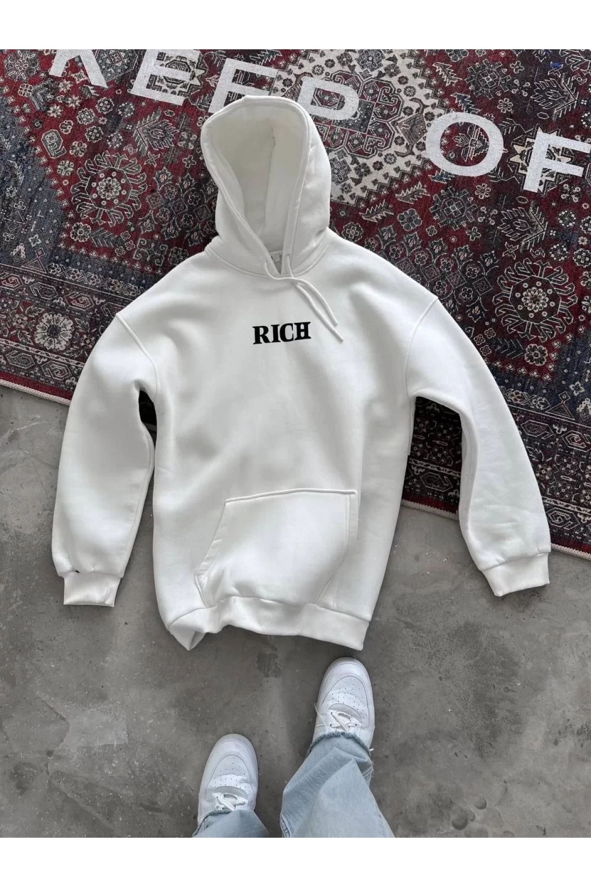 Uzun Kol Kapüşonlu Göğüs Baskılı SweatShirt - Beyaz