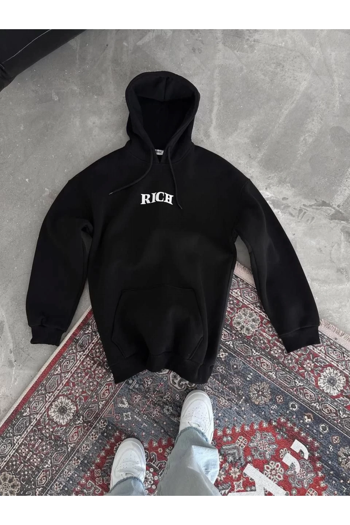 Uzun Kol Kapüşonlu Göğüs Baskılı SweatShirt - Siyah