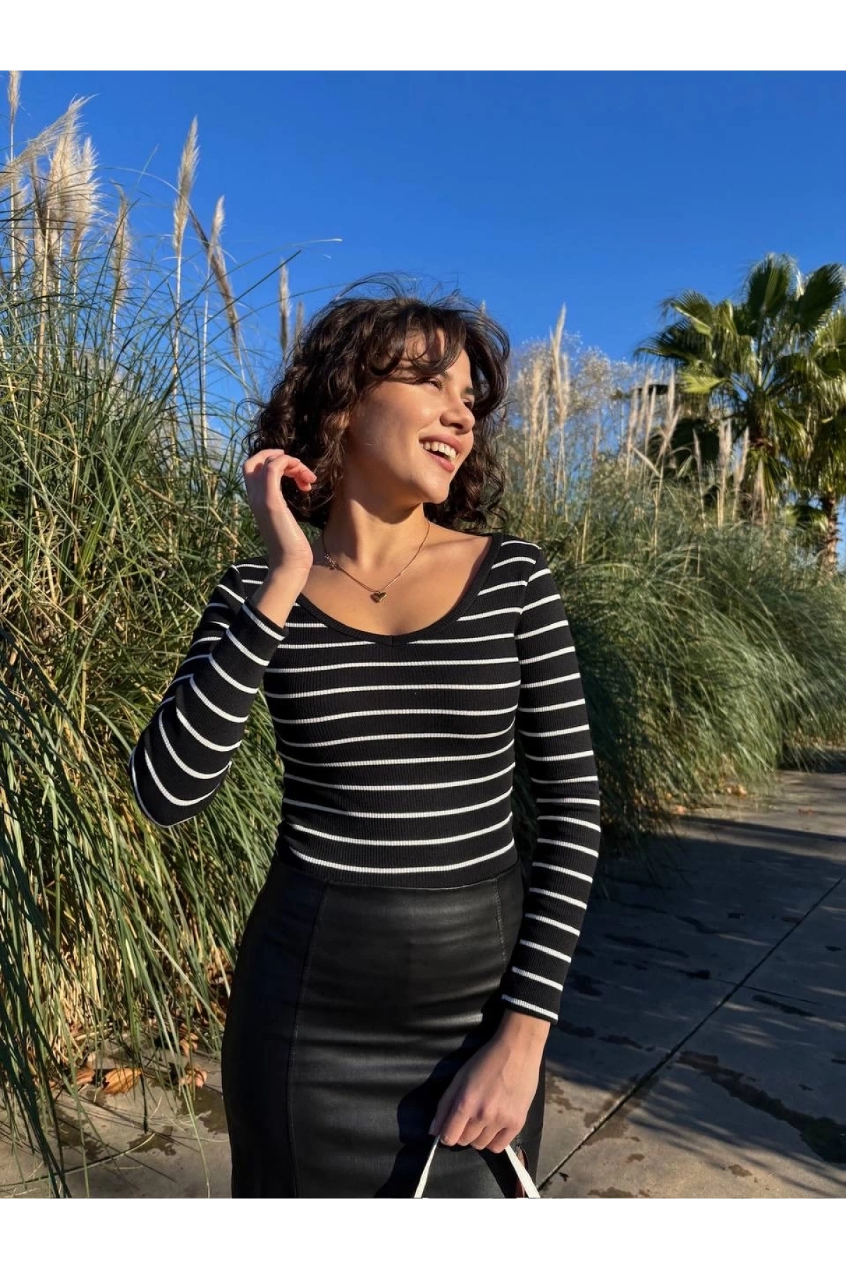 V yaka çizgili bluz siyah A3699