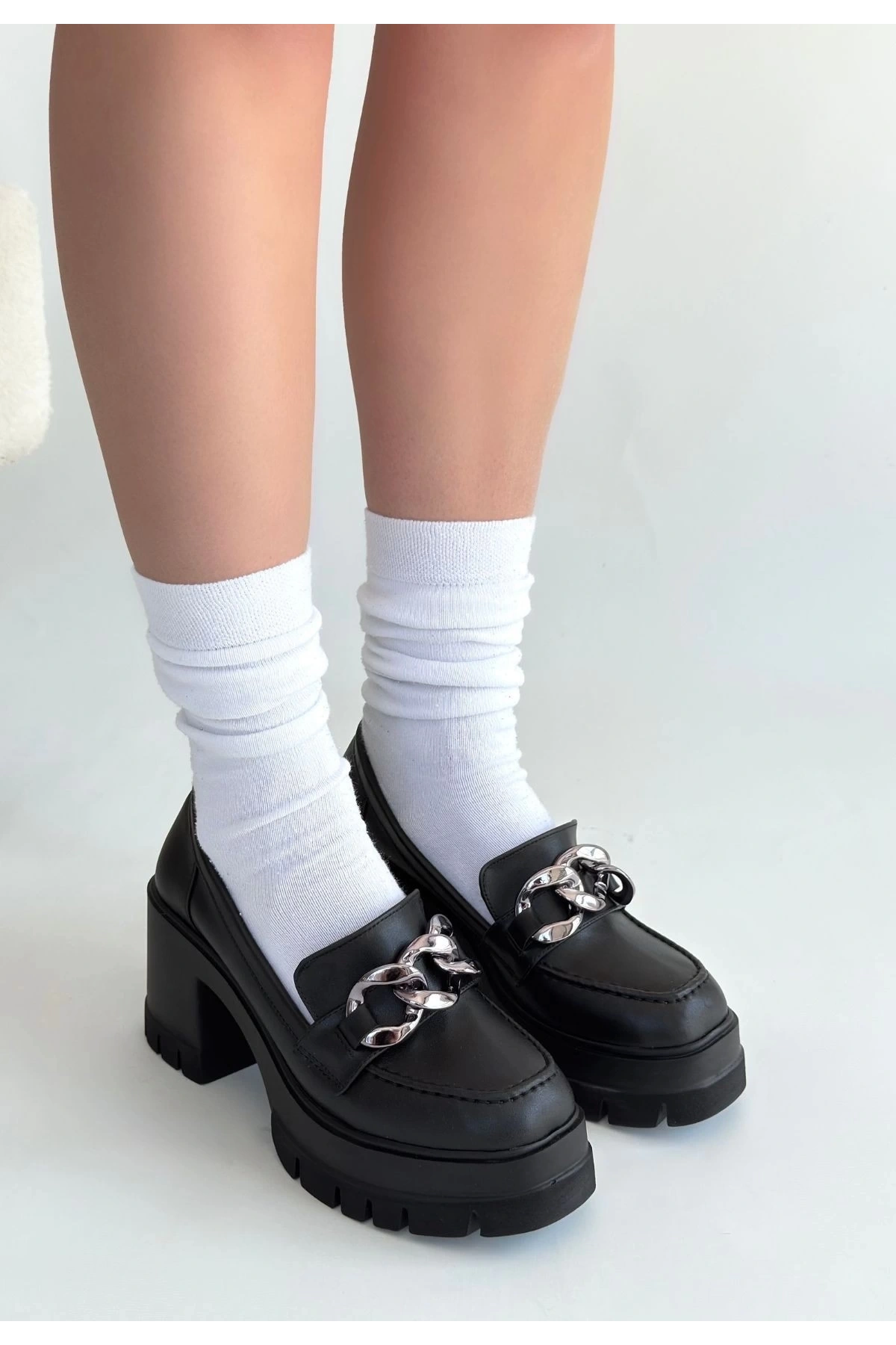 Winar Siyah Cilt Doldu Topuk Ayakkabı