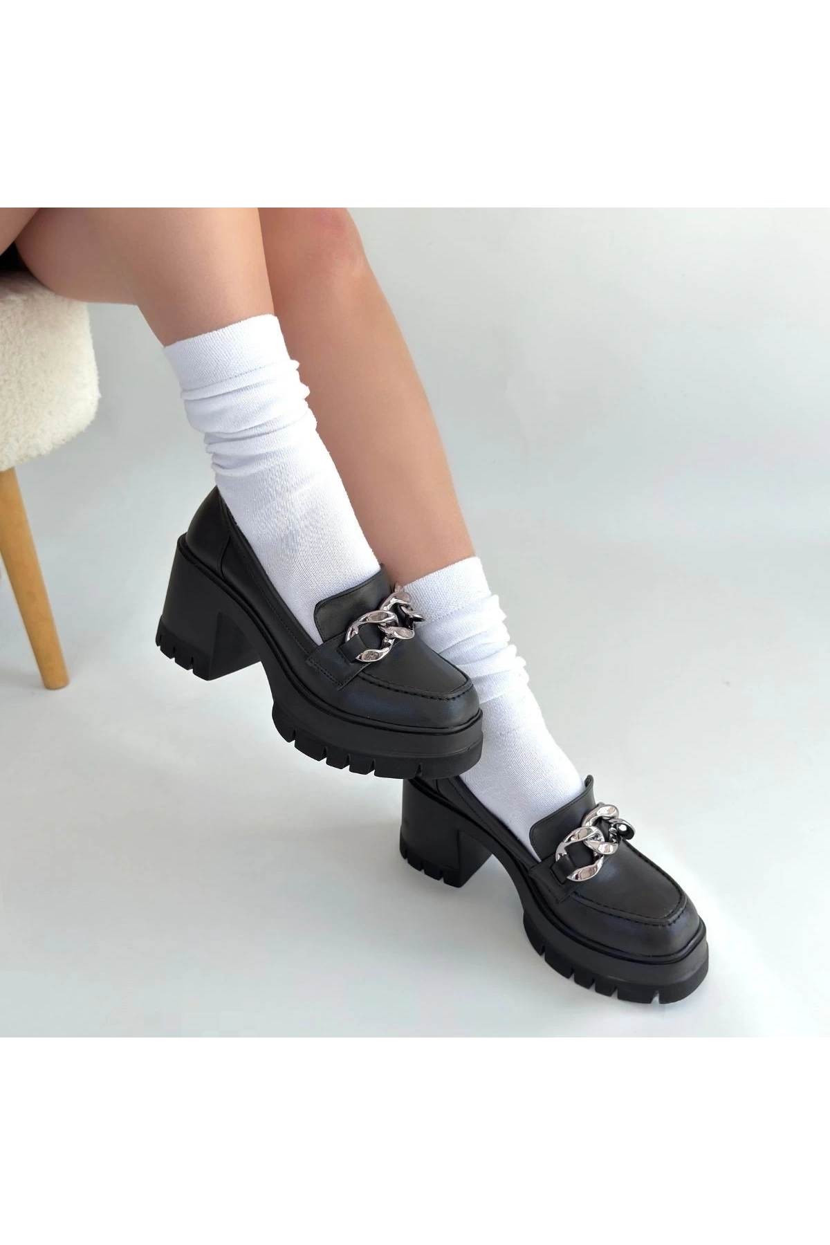 Winar Siyah Cilt Doldu Topuk Ayakkabı