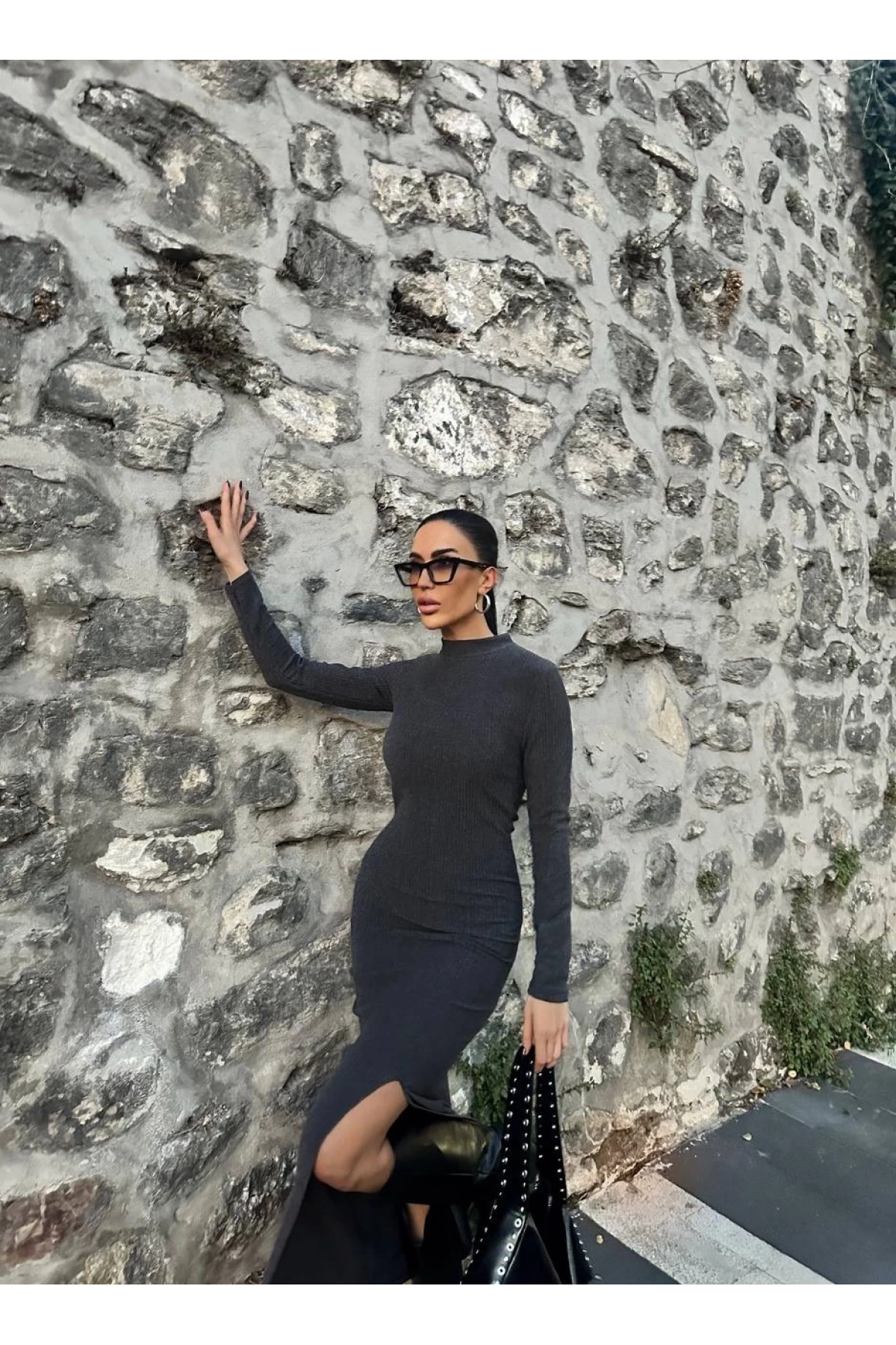 Yırtmaçlı kalın bürümcük uzun elbise siyah