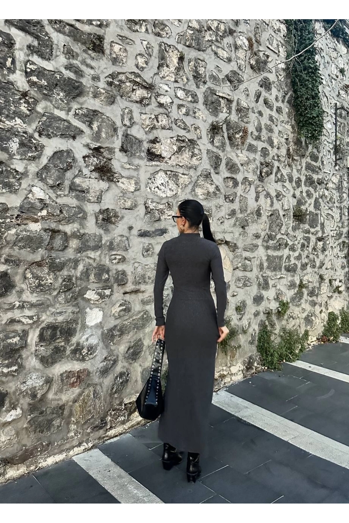 Yırtmaçlı kalın bürümcük uzun elbise siyah