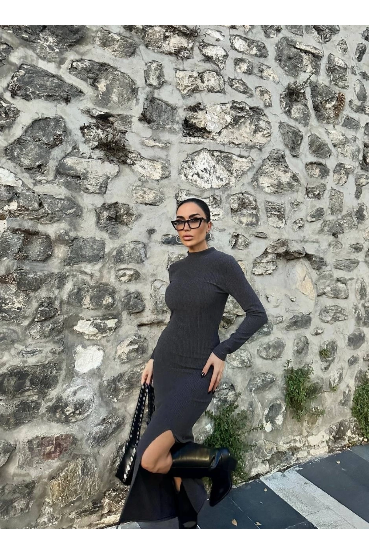 Yırtmaçlı kalın bürümcük uzun elbise siyah