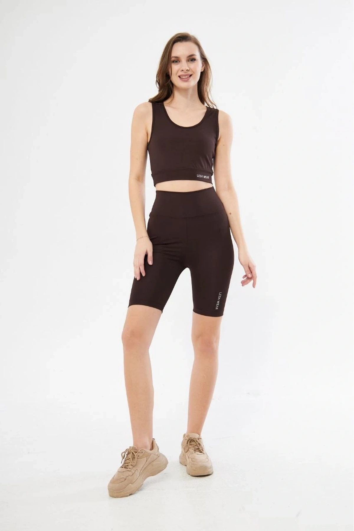 Rahat ve Şık: Yüksek Bel Dalgıç Crop’lu Biker Şort Takımı - Kahve