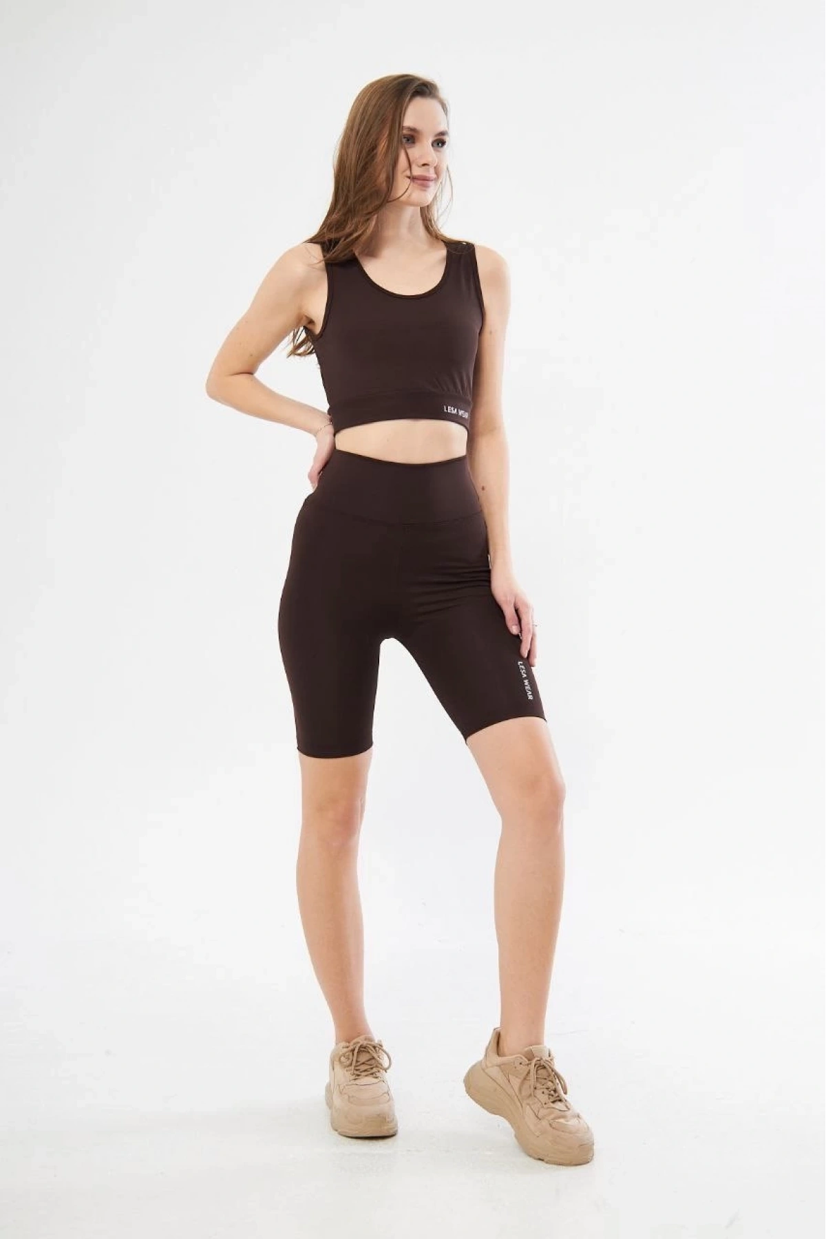 Rahat ve Şık: Yüksek Bel Dalgıç Crop’lu Biker Şort Takımı - Kahve