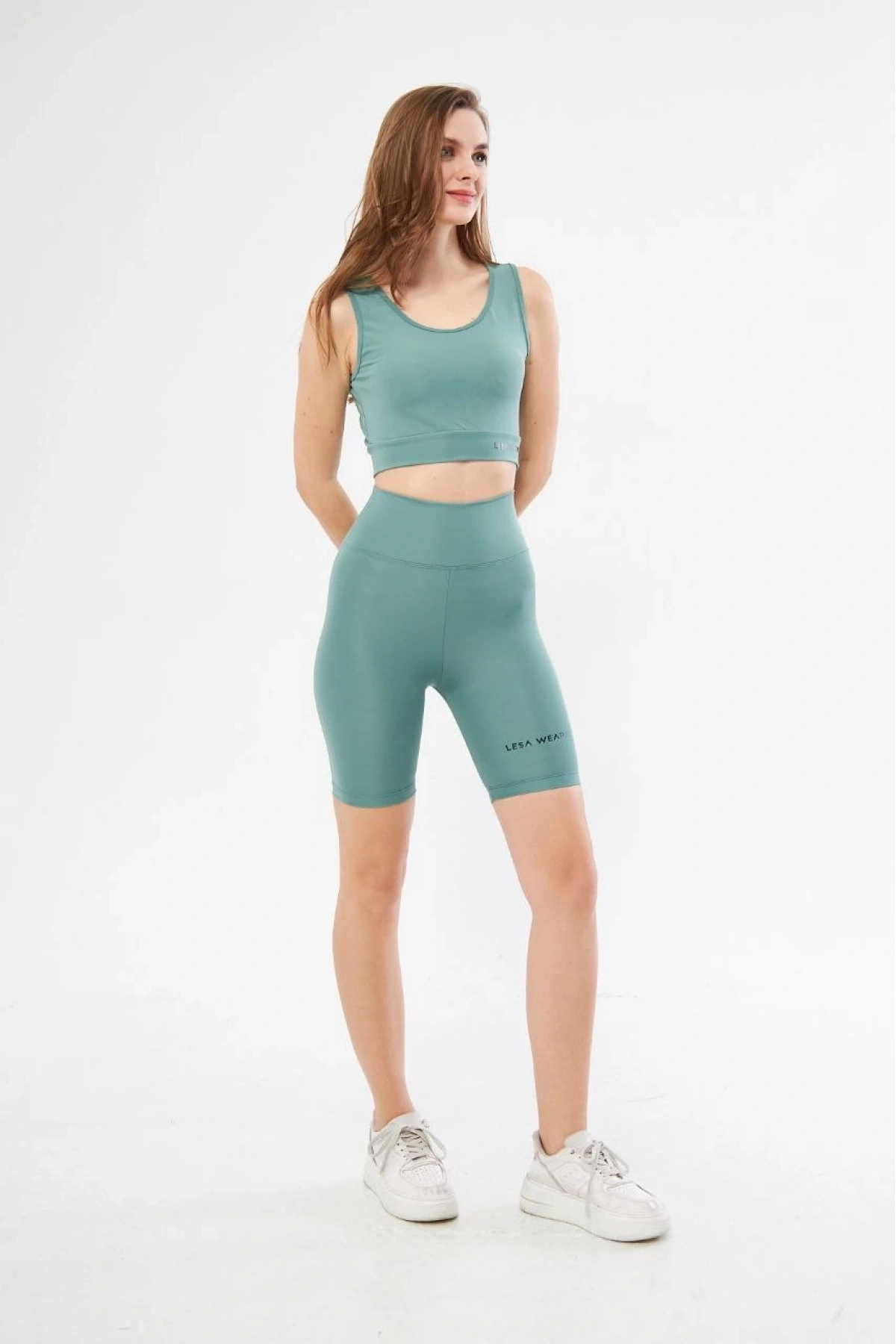 Rahat ve Şık: Yüksek Bel Dalgıç Crop’lu Biker Şort Takımı- Mint yeşili