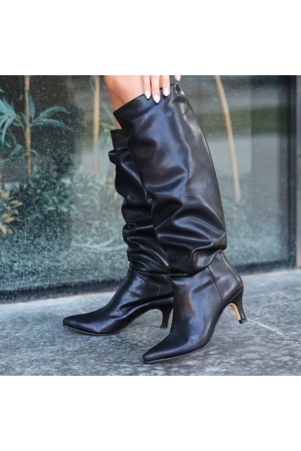Zelya Siyah Cilt Topuklu Çizme