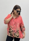 Leopar Desenli Nar Çiçeği Fermuarlı İthal Gömlek