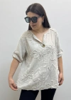 Kabartma Desenli Bej Rengi Müslin Bluz