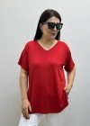 İki Yandan Yırtmaçlı V Yaka Kırmızı Basic Tişört