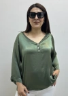 V Yaka Düğme Detaylı Haki Yeşil Saten İthal Bluz