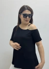 Omuz Aksesuarlı Kısa Kol Düşük Omuz Siyah Bluz