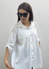 Omuz Tül Ve Dantel Detaylı Pile Dikişli Beyaz Renk İthal Gömlek