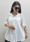 Omuz Tül Ve Dantel Detaylı Pile Dikişli Beyaz Renk İthal Gömlek