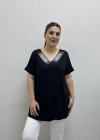 Taş Baskılı V Yaka Yakası Taşlı Siyah Kısa Kol Bluz