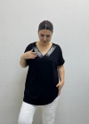 Taş Baskılı V Yaka Yakası Taşlı Siyah Kısa Kol Bluz