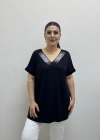 Taş Baskılı V Yaka Yakası Taşlı Siyah Kısa Kol Bluz