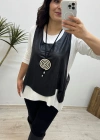 Deri Yelekli Kolye Aksesuarlı Bluz