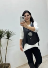 Deri Yelekli Kolye Aksesuarlı Bluz
