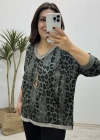 Leopar Sim Baskılı Yeşil  V Yaka Bluz