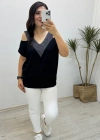 Ön ve Arka V Yaka Sim Detaylı Siyah Bluz
