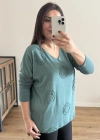 V Yaka Halka Kabartma Desenli Yeşil İthal Bluz