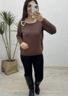 Yaka Aksesuarlı Kahverengi Triko Bluz