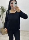 Yaka Aksesuarlı Siyah Triko Bluz