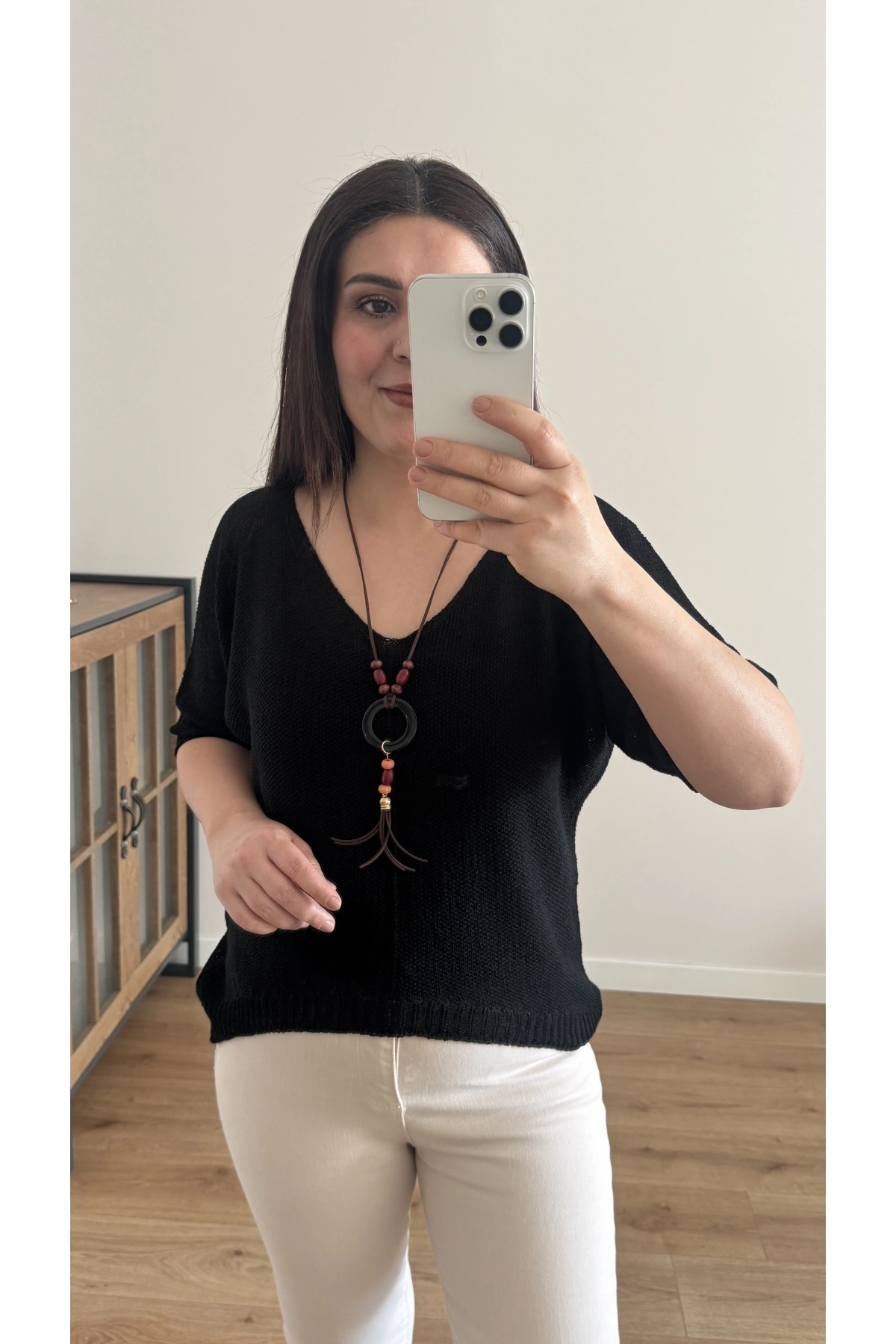 V Yaka Kolyeli Triko Siyah İthal Bluz