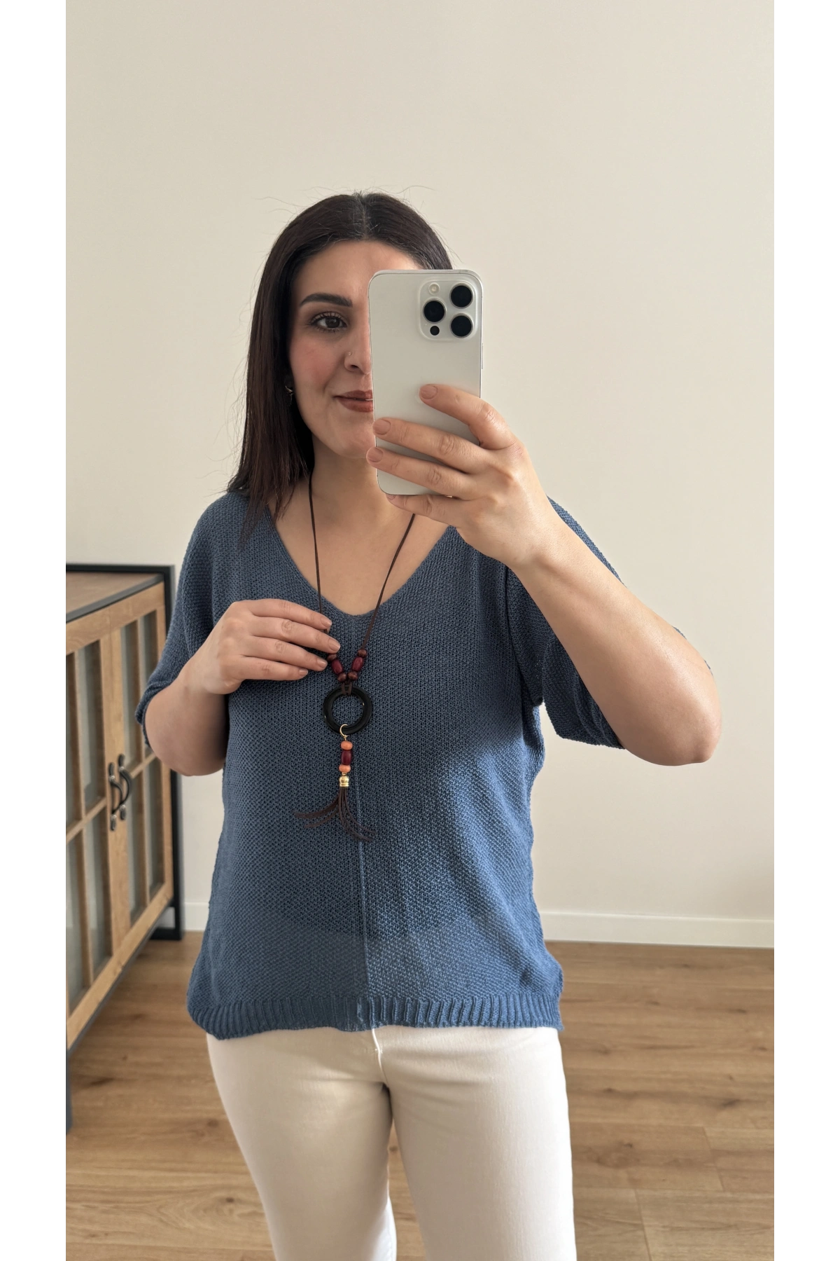 V Yaka İndigo Mavi Kolyeli İthal Bluz