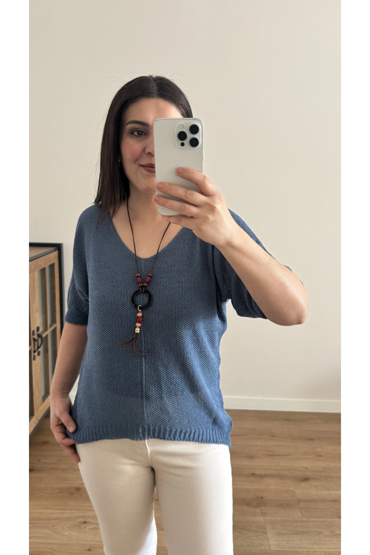 V Yaka İndigo Mavi Kolyeli İthal Bluz