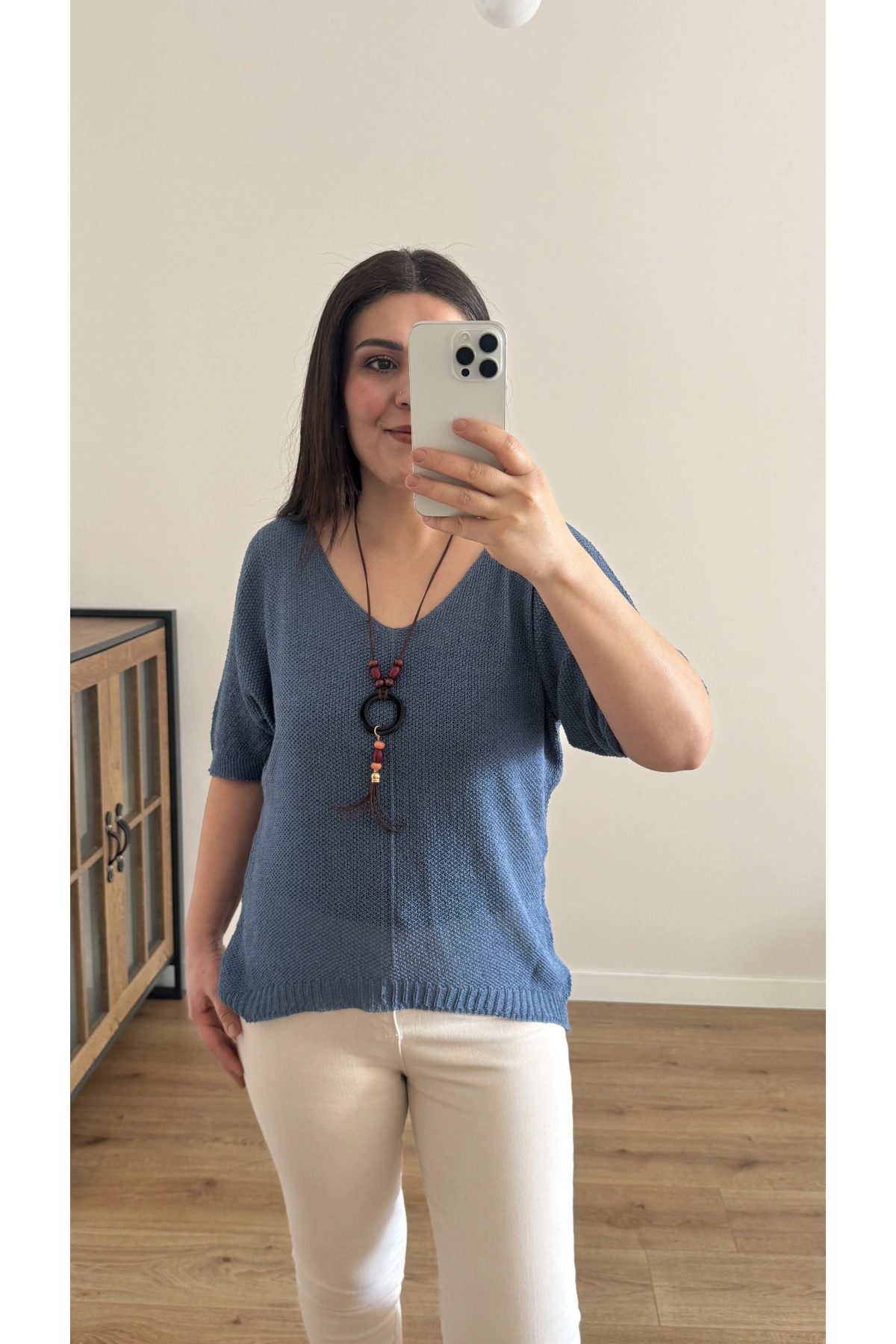 V Yaka İndigo Mavi Kolyeli İthal Bluz