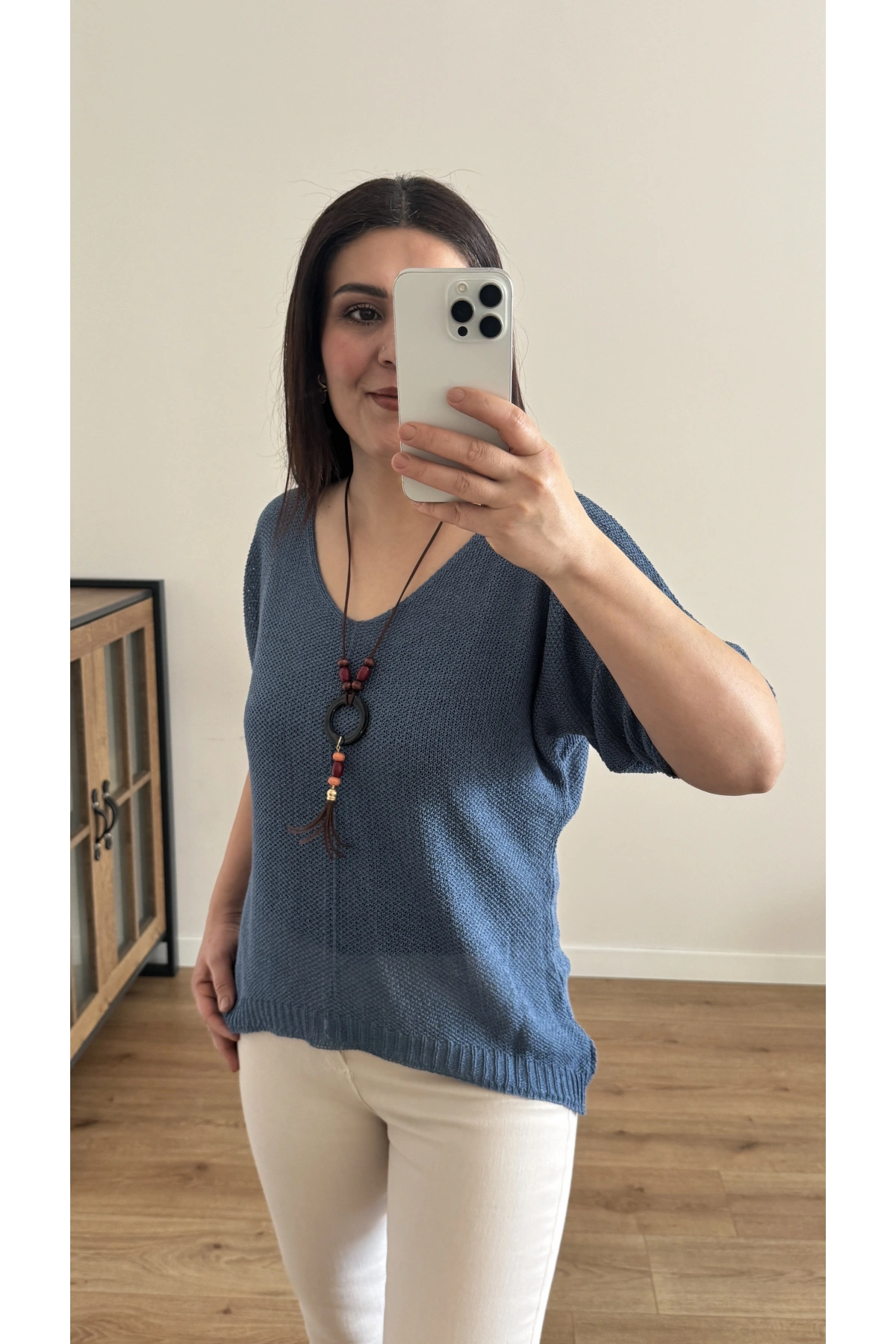 V Yaka İndigo Mavi Kolyeli İthal Bluz