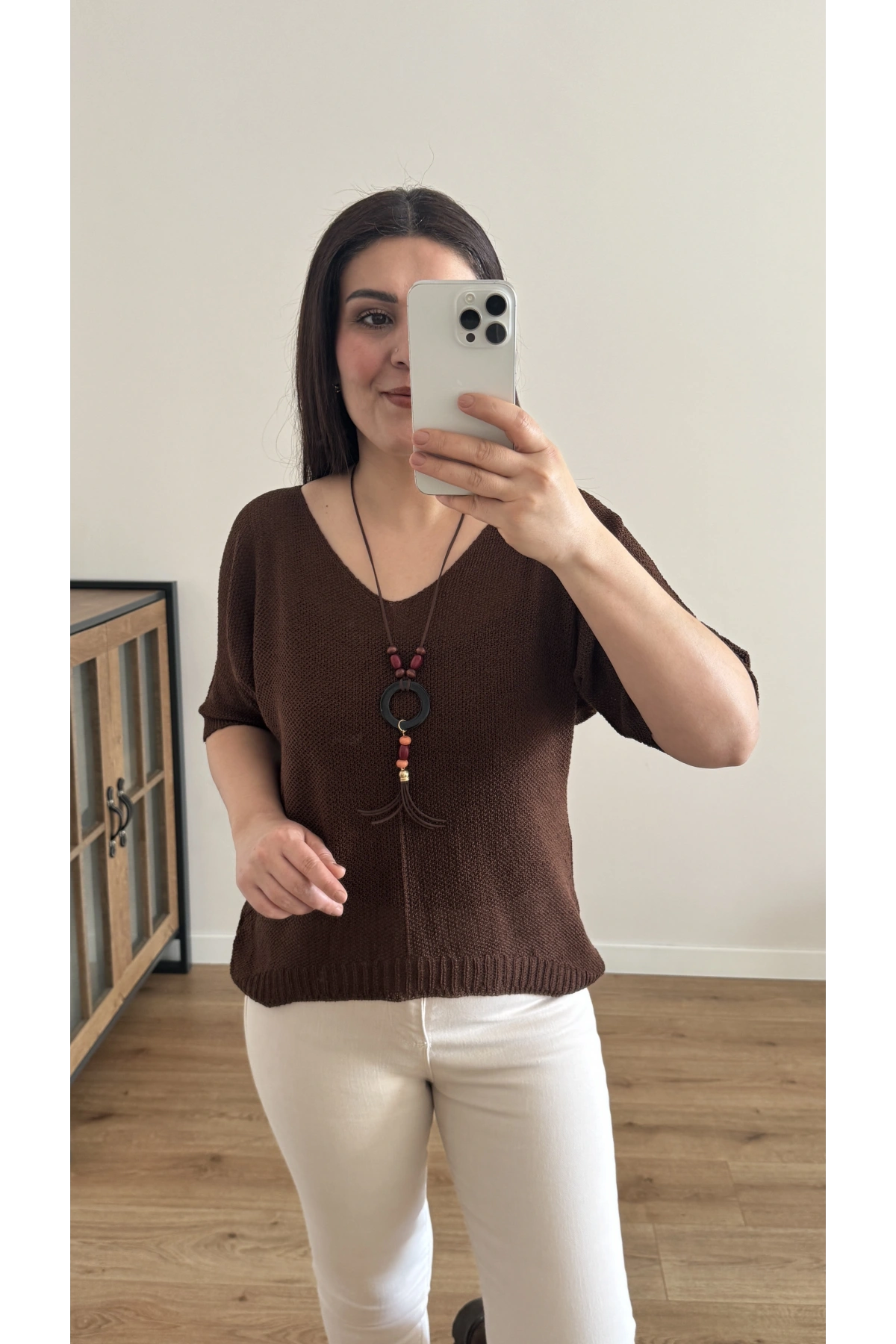 V Yaka Kolyeli Kahverengi İthal Bluz