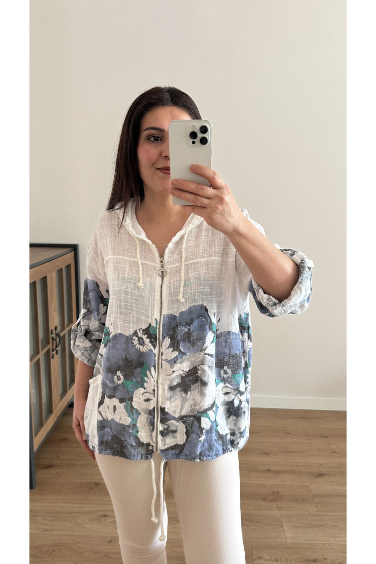 Çiçek Desenli Beyaz Renk Fermuarlı İthal Ceket