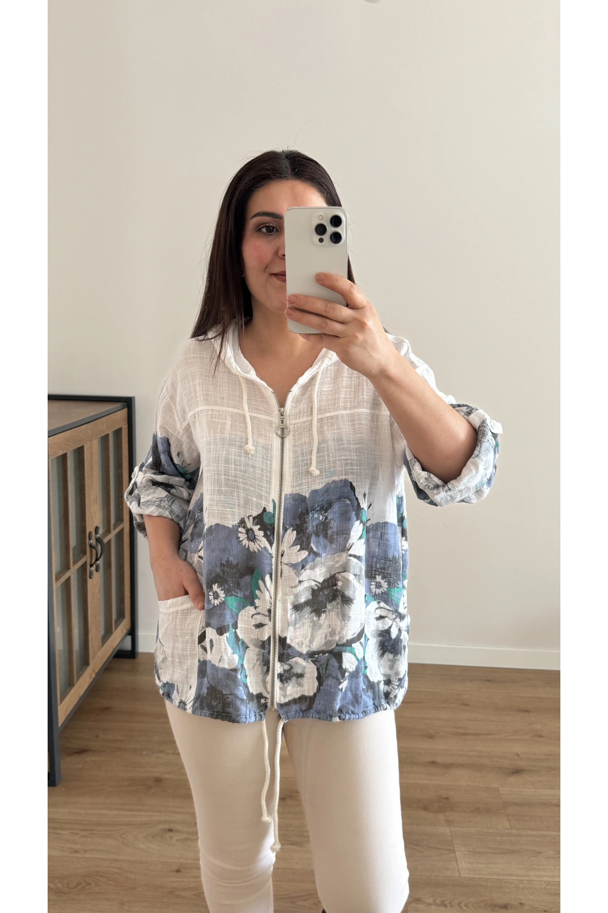 Çiçek Desenli Beyaz Renk Fermuarlı İthal Ceket