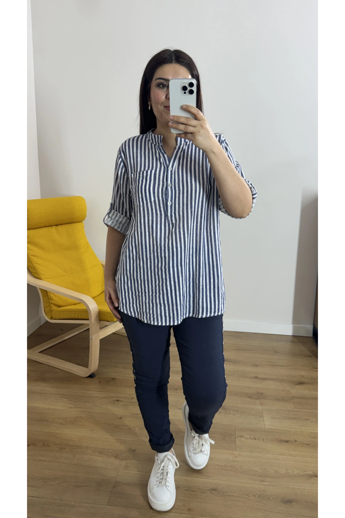 Lacivert Çizgili Beyaz İthal Bluz