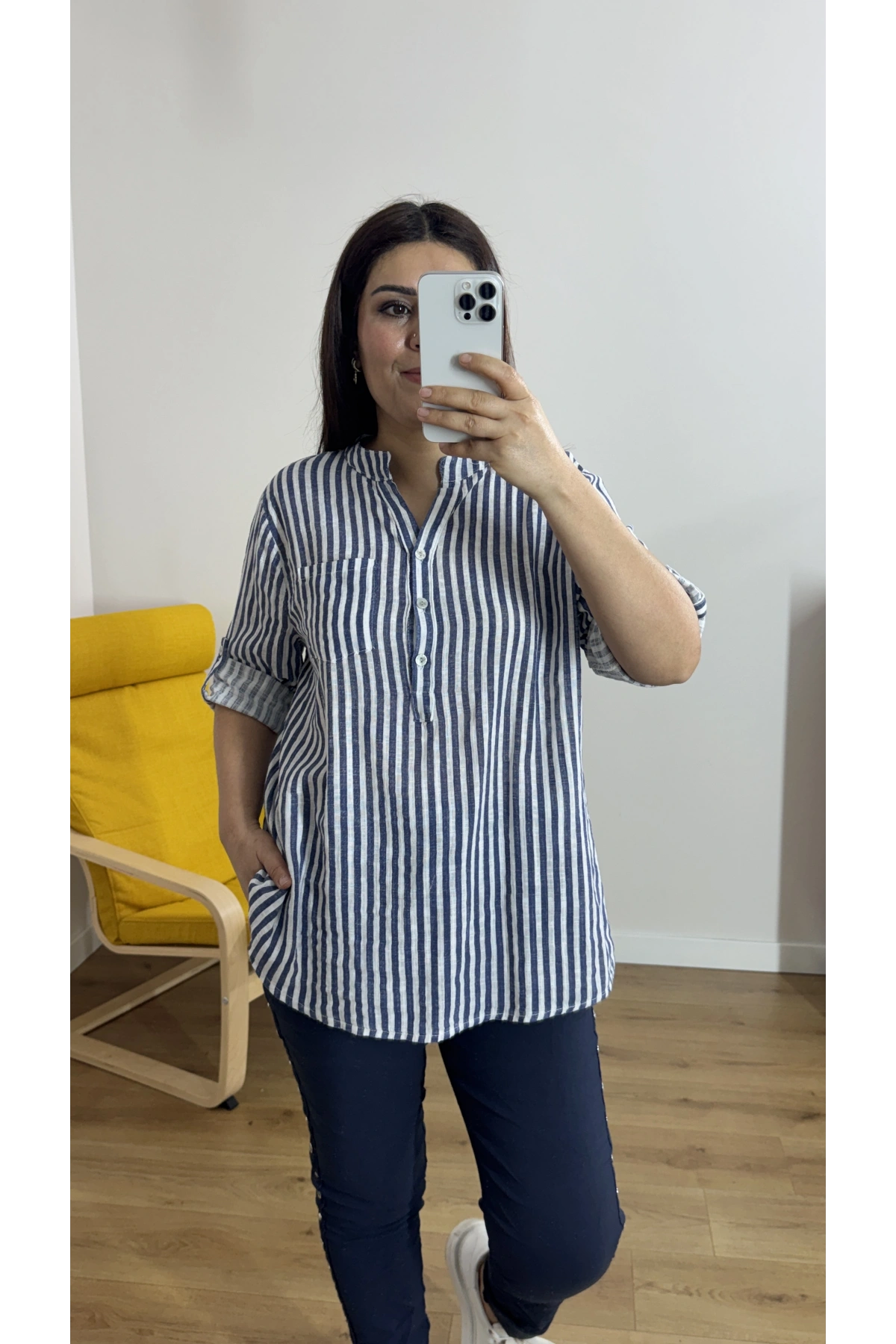 Lacivert Çizgili Beyaz İthal Bluz