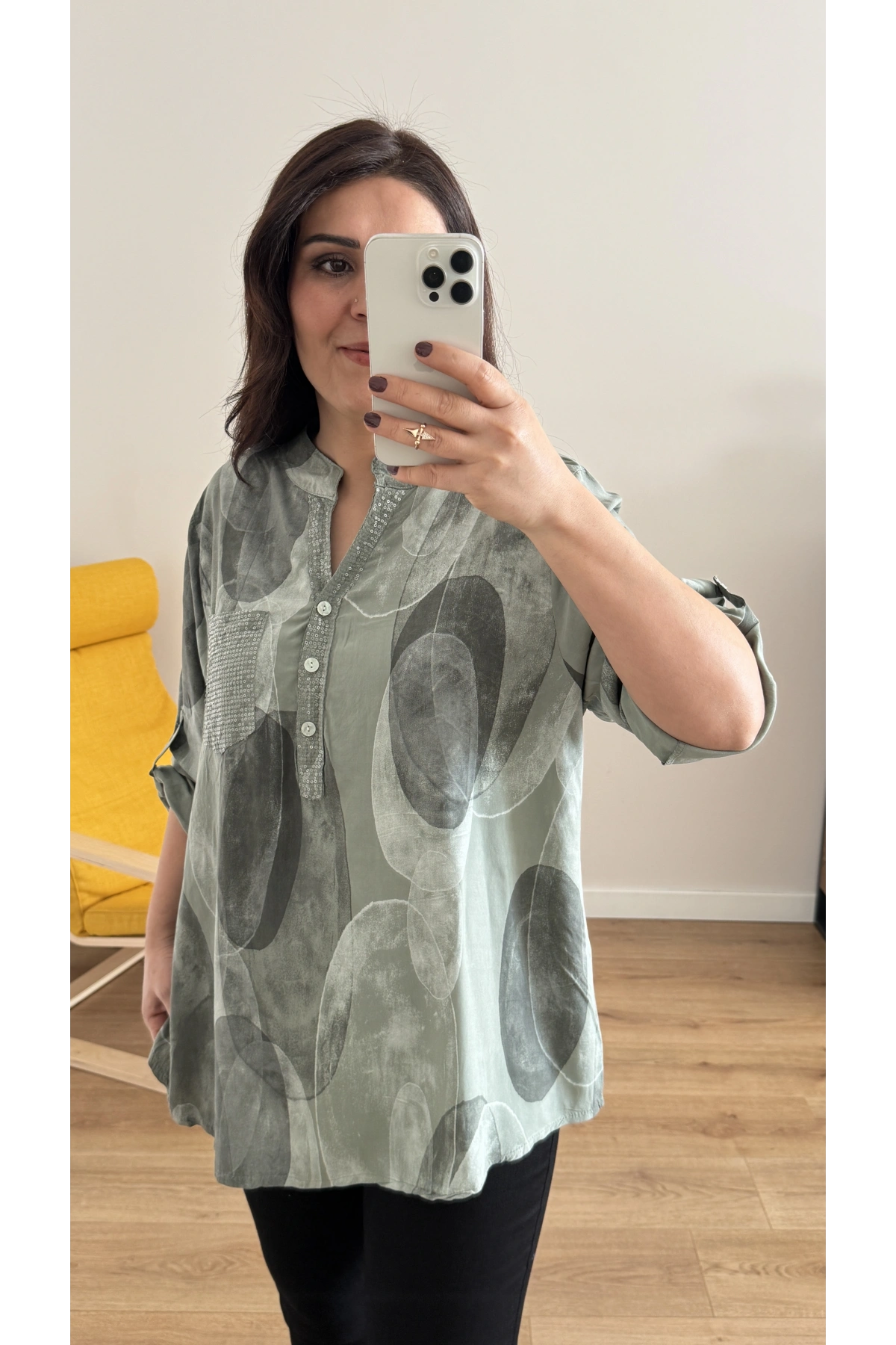 Hakim Yaka Pul Payet Desenli Haki Yeşil İthal Gömlek