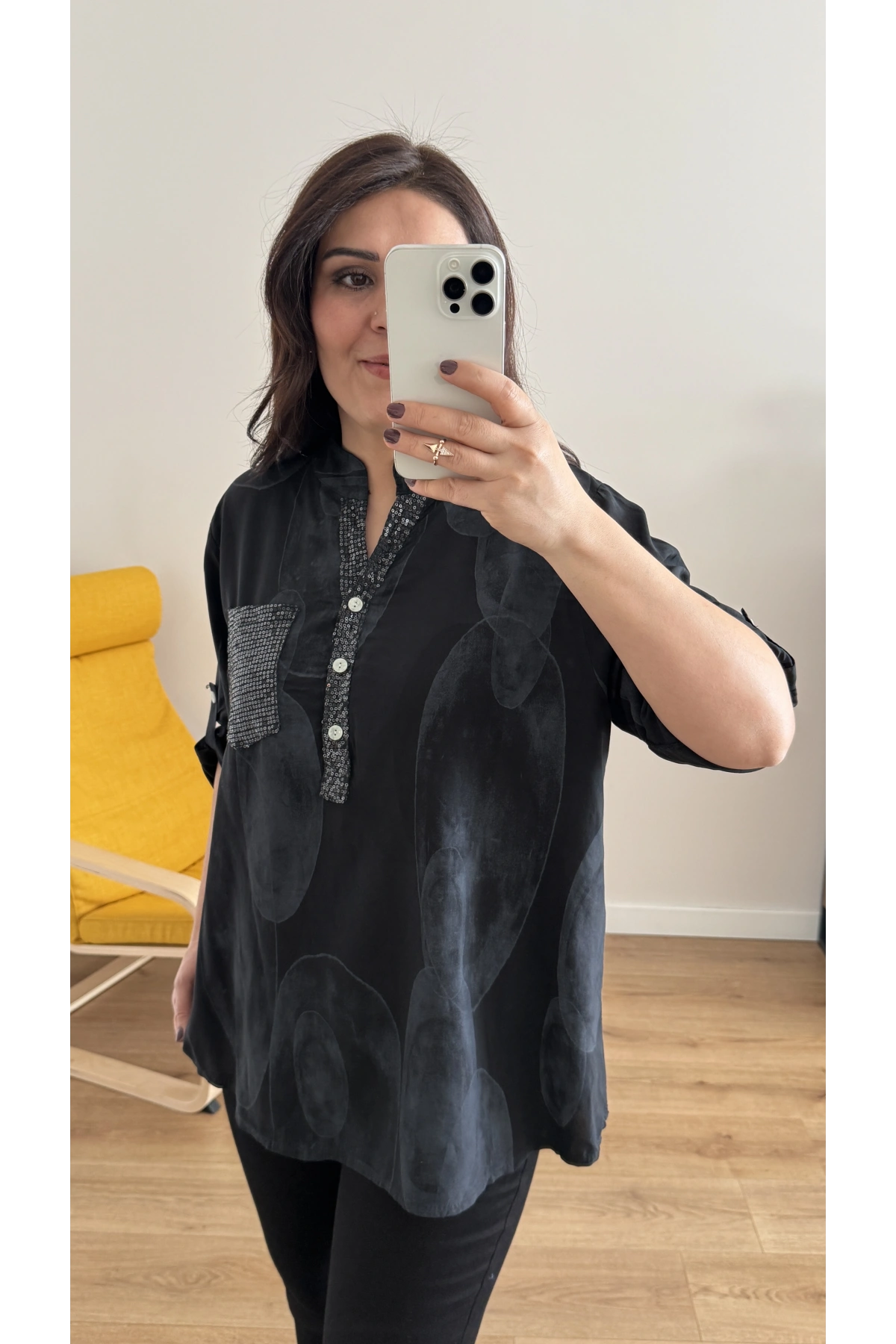 Hakim Yaka Pul Payet Desenli Siyah İthal Gömlek